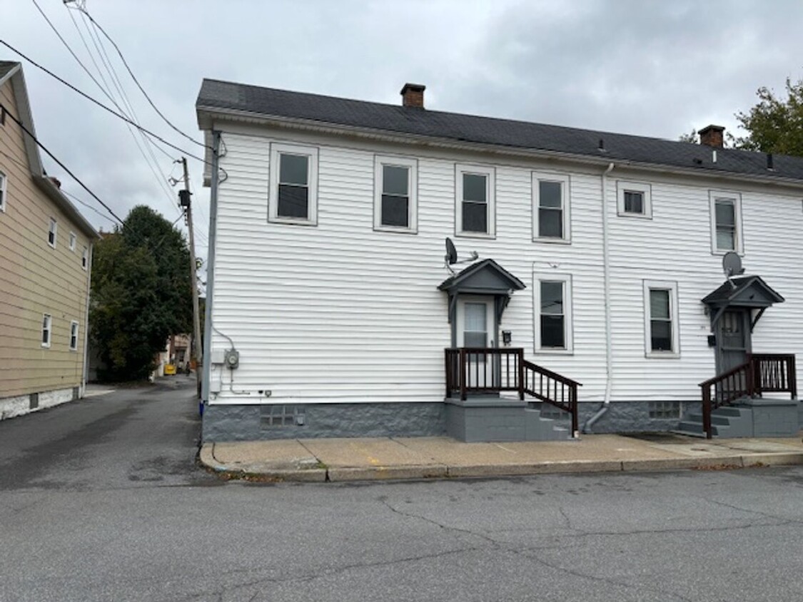Primary Photo - Overton - 8th Avenue-Tuomari