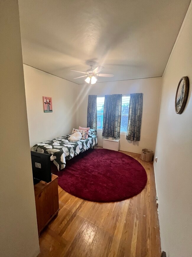 Dormitorio 1 - 3000 Morcom Ave