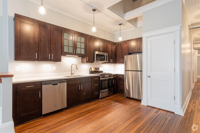 2HAB, 2BA_1100SF - The Wood Building