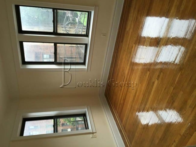 Building Photo - 5605 43rd Ave