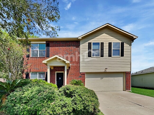 Building Photo - 9116 Dolphin Cir