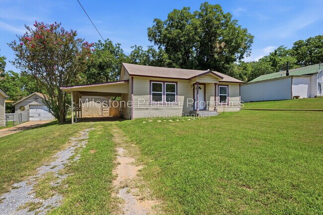 Building Photo - 1107 W Hanna St