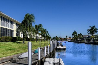 Building Photo - 4000 Bal Harbor Blvd