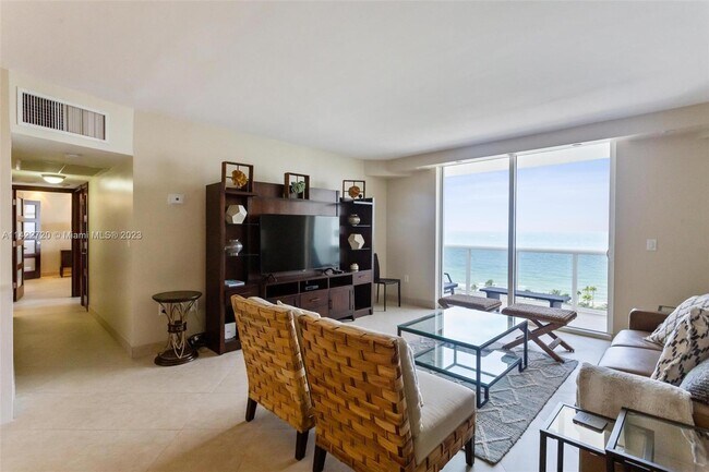 Foto del edificio - 10275 Collins Ave