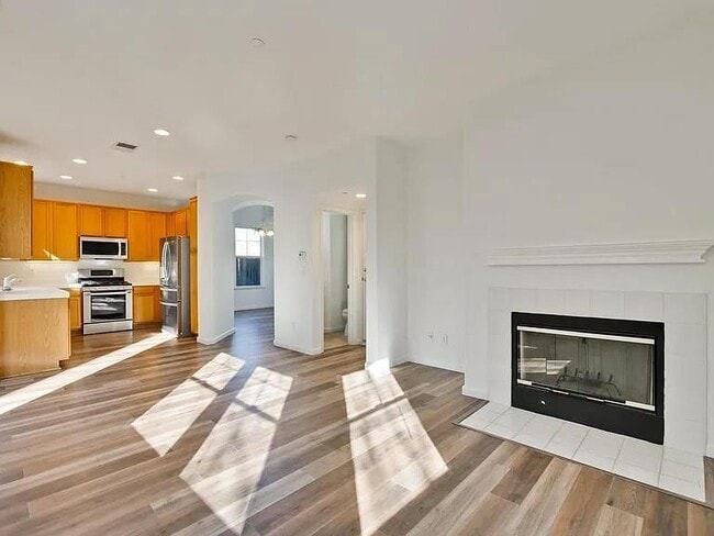 Building Photo - 528 Anacapa Terrace