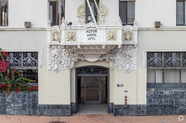 Building Photo - Astor Arms