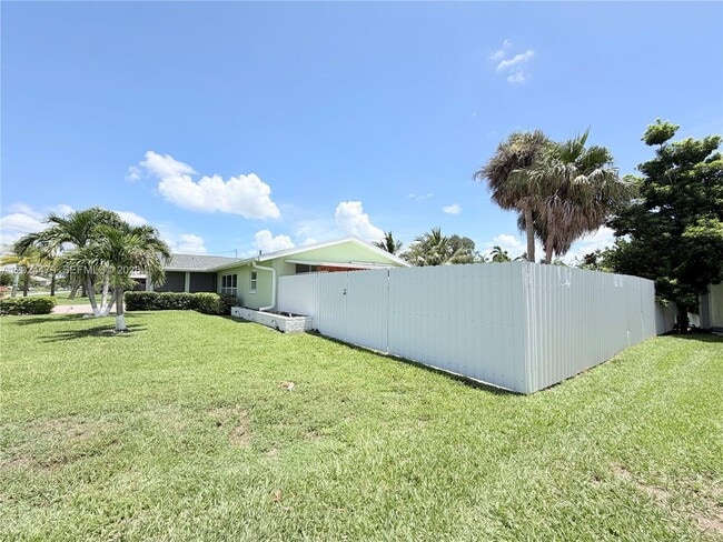 Building Photo - 2212 Club House Rd