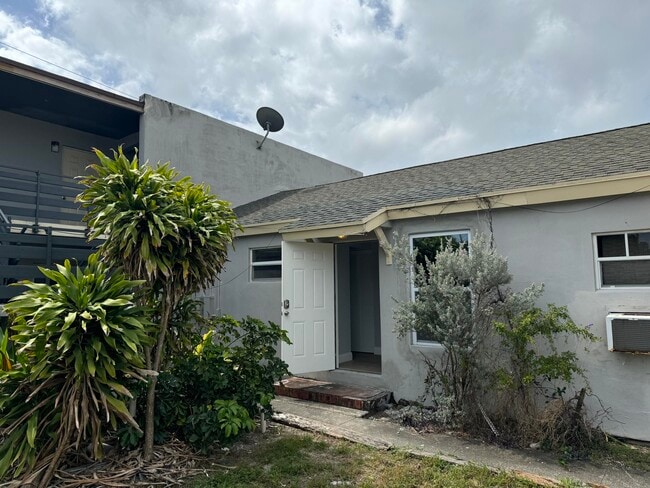 Building Photo - 840 Almeria Rd