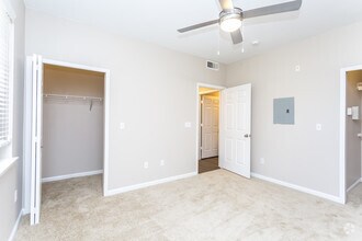 1BR, 1BA - Venice - Regatta