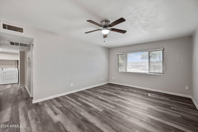 Foto del edificio - 1518 W Colter St