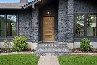 Building Photo - 13686 Research Blvd