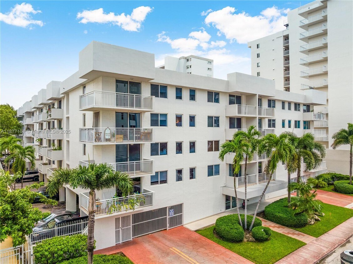 Foto principal - 1665 Bay Rd