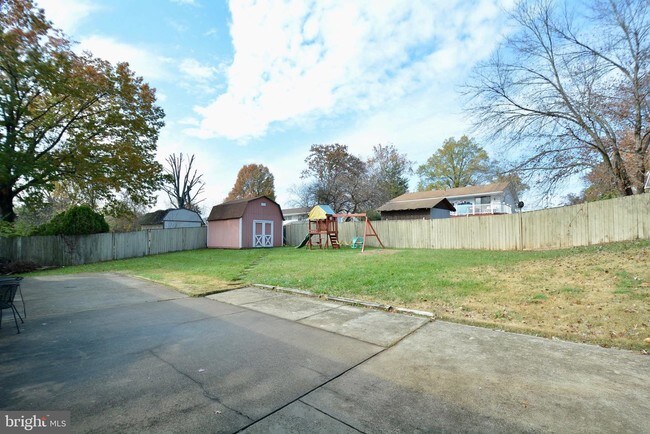 Building Photo - 1701 N Brandon Ave