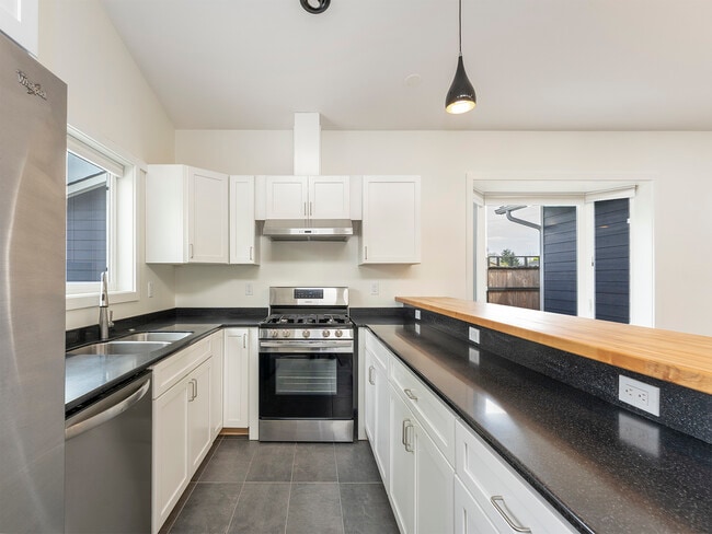 Cocina - 3534 N Alaska Pl