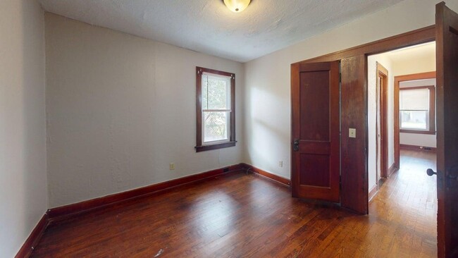 Building Photo - Lorain 2 bd/ 1 bath Single family Home