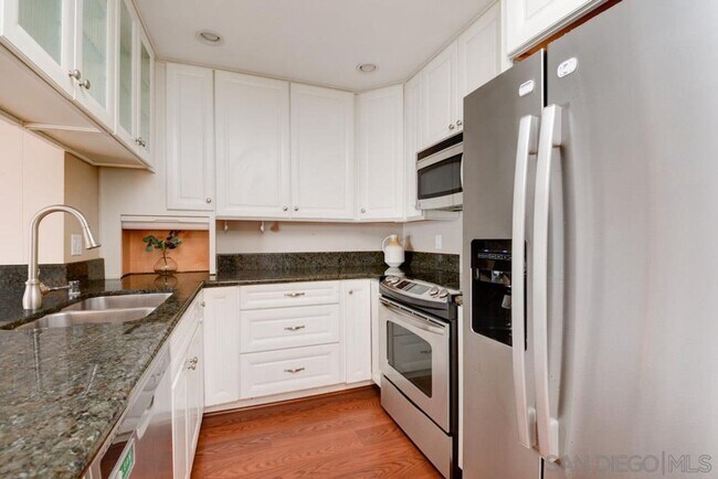 Foto del edificio - Fully Renovated 2 Bedroom 2 Bathroom Condo on the Water!