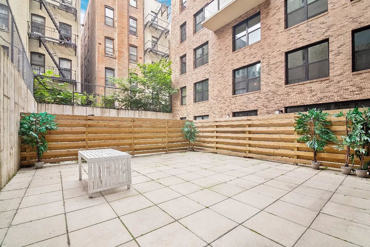 Primary Photo - 63 W 104th St