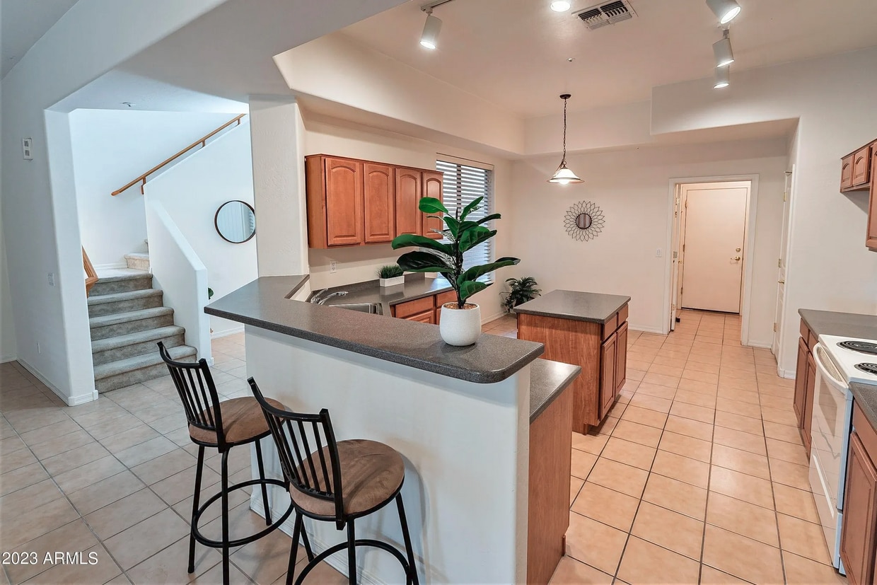 Building Photo - 1477 W Marlin Dr