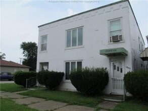 Building Photo - 1802 9th Ave