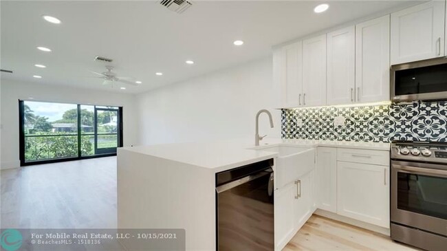 Building Photo - 440 Canal Point S