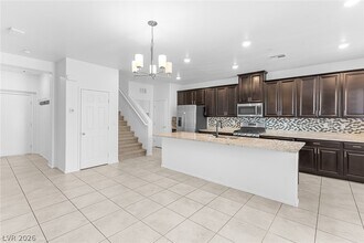 Building Photo - 2860 Sunflower Days Ave