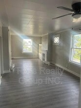 Building Photo - 301 301st St