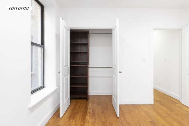 Foto del edificio - 28 W 132nd St