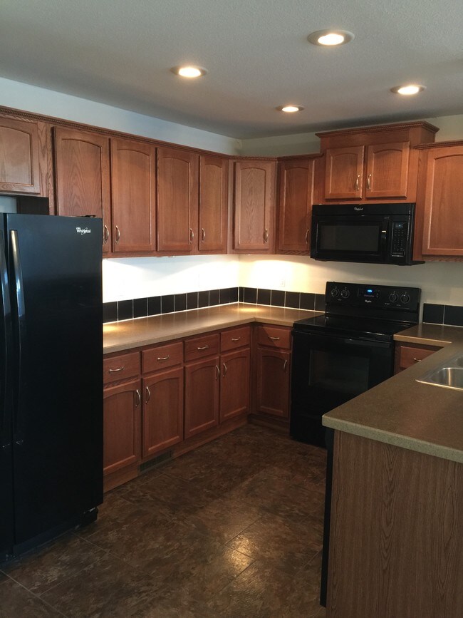 Building Photo - 1815 Bison Dr