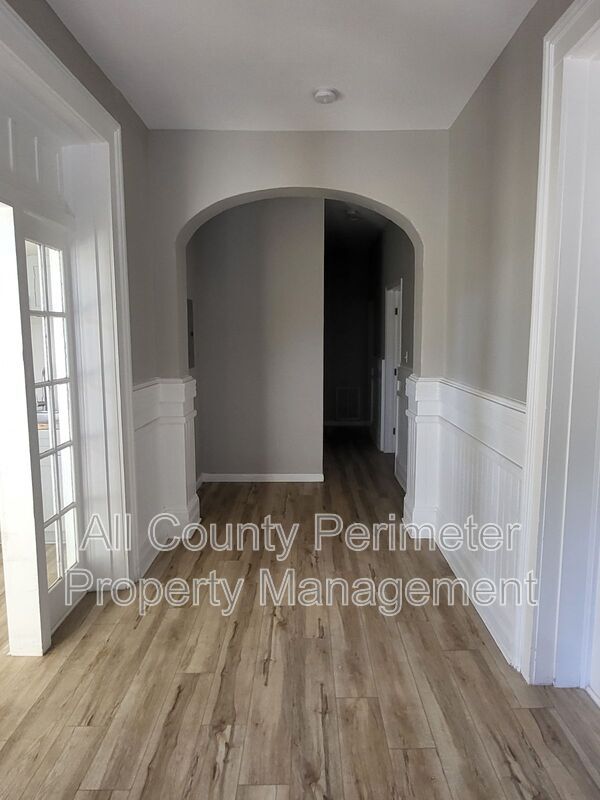 Foto del edificio - 1249 Duncan Ave