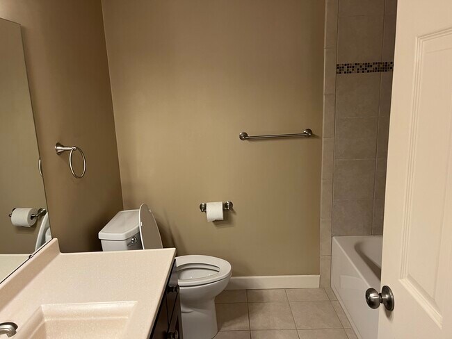 Building Photo - 42491 Plymouth Hollow Dr