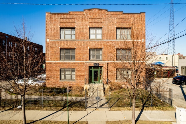 Entrance - 434 W Alexandrine St
