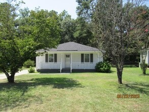 Building Photo - 870 Marigold St