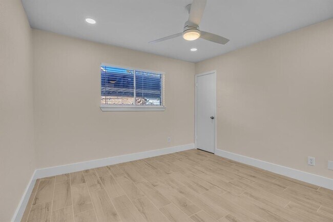 Foto del edificio - 6202 Skyline Dr