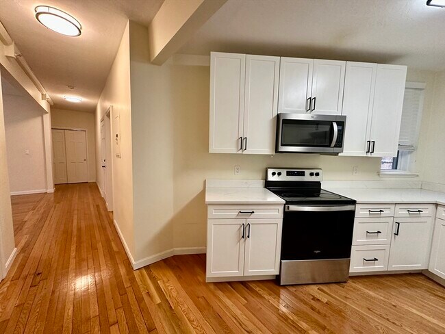 Foto del edificio - 1405 Beacon St