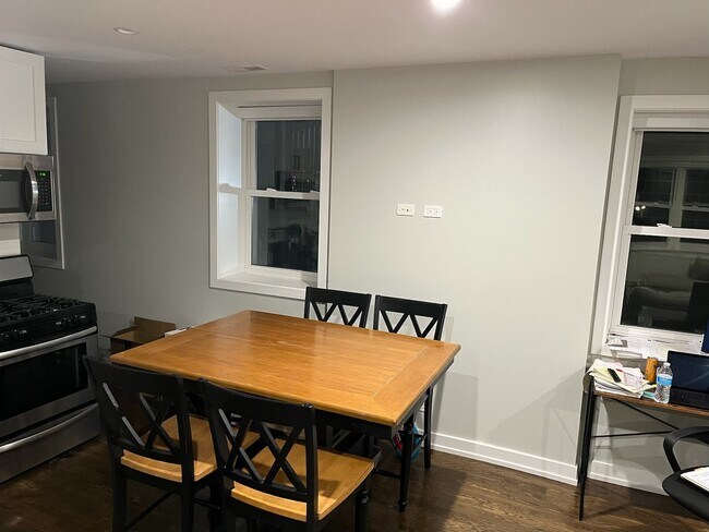 Foto del edificio - 2432 W Cortez St