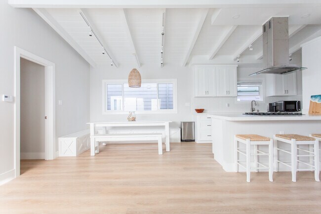Foto del edificio - 3217 N Valley Dr