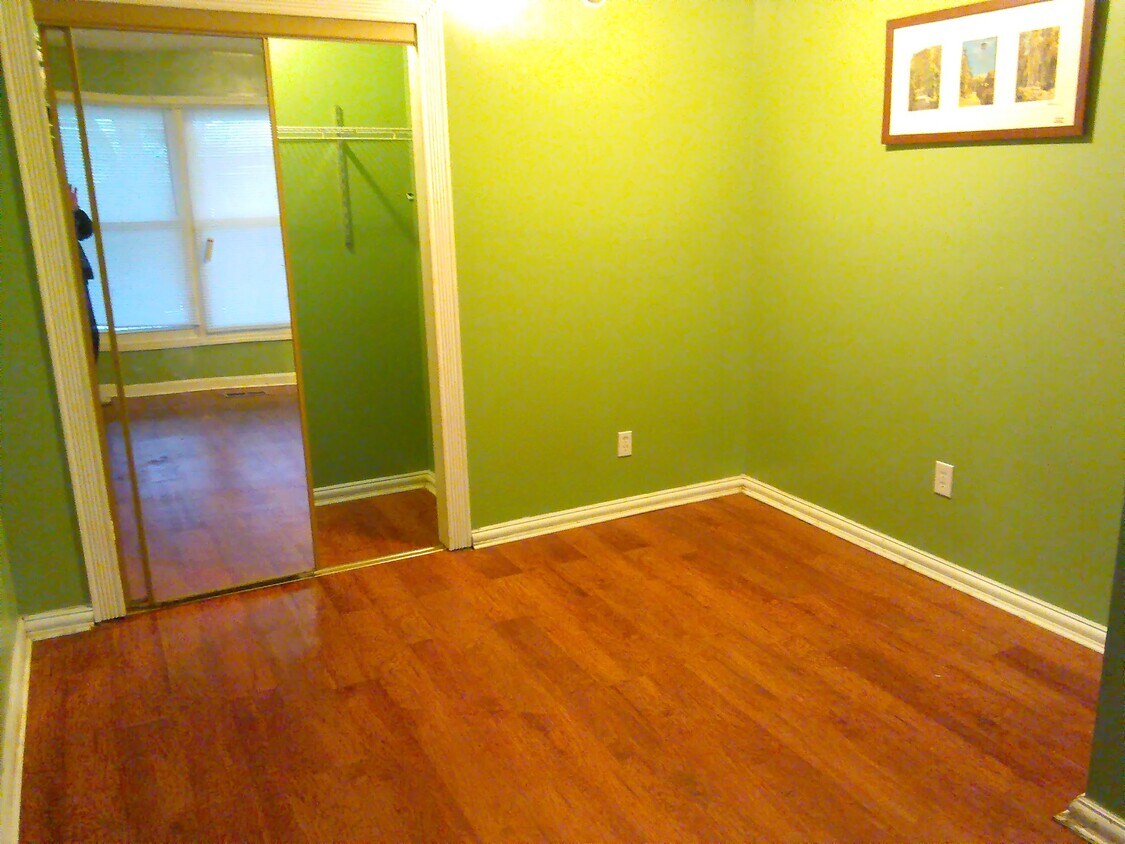 Photo - 260 N Tacoma Ave (Indianapolis, IN)