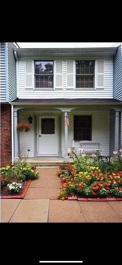 Primary Photo - 352 New World Dr