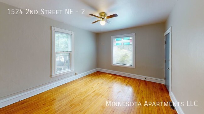 Building Photo - Great Location in NE Minneapolis! 2 Bedroo...