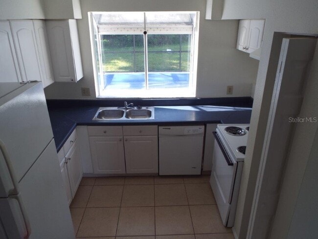 Building Photo - 2542 Davenport Cir