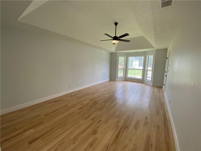 Foto del edificio - 1855 Big Haynes Ct SW