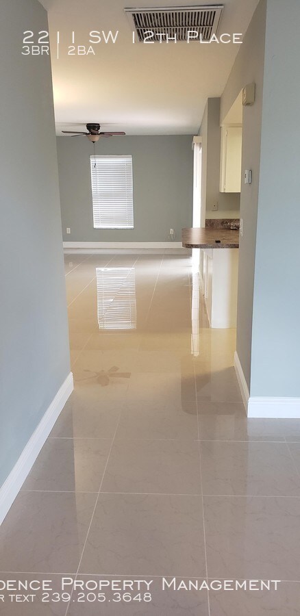 Foto del edificio - 2211 SW 12th Pl