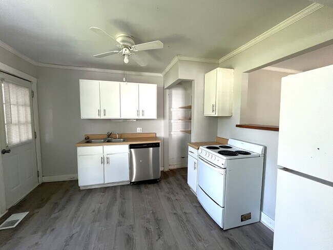 Foto del edificio - Excellent Location Near Old Hickory Lake