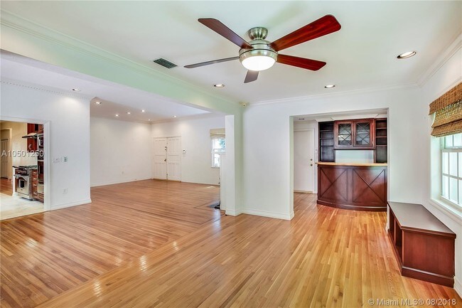 Building Photo - 2891 Seminole St