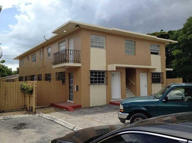 Foto del edificio - 2835 NW 22nd Ave