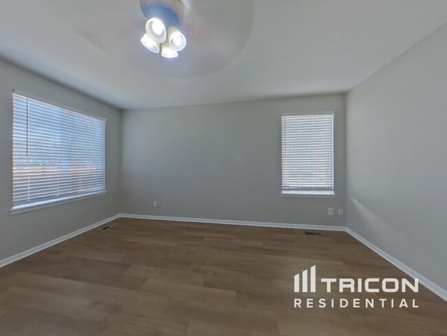 Building Photo - 5123 S Ouray Ct