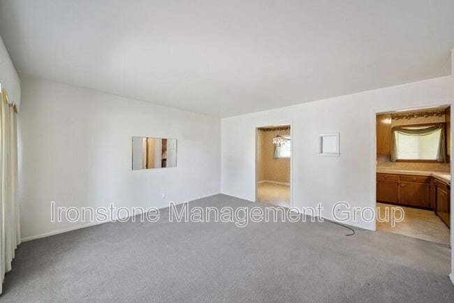 Building Photo - 113 N 44th W Ave