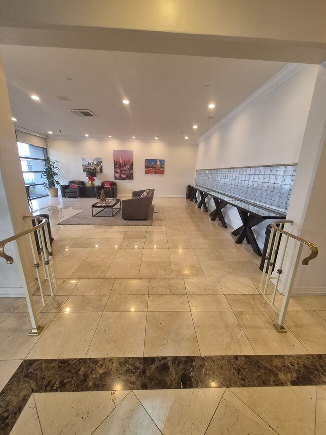 Foto del edificio - 600 W 9th St