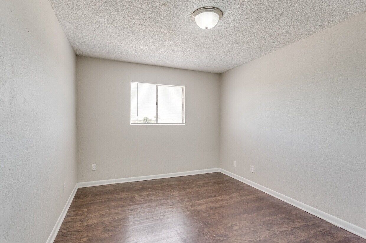 Foto principal - Cheapest 2BR in Moore - Move in Special!