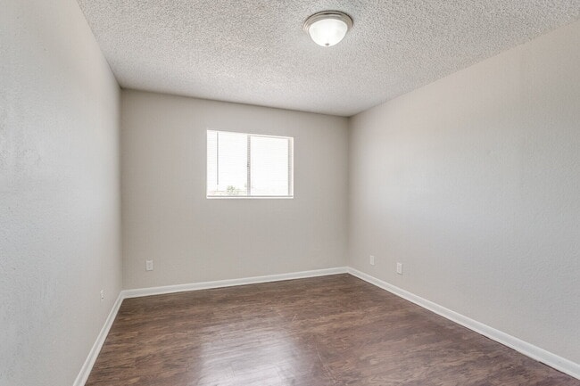 Cheapest 2BR in Moore - Move in Special! - Cheapest 2BR in Moore - Move in Special! Apartment
